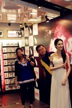 蓝燕 Leni Lan