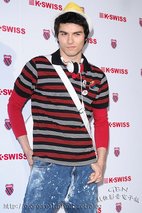 凤小岳 Rhydian Vaughan
