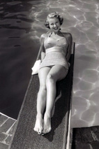 莫娜·弗里曼 Mona Freeman