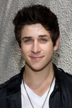 大卫·亨瑞 David Henrie