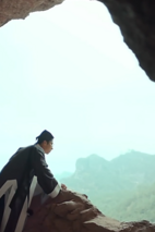 《老九门》齐铁嘴乔装打前往扮矿山探查情况 剧照
