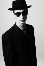 哈里·劳埃德 Harry Lloyd