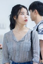 李知恩 IU