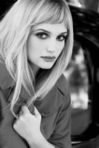 艾莉森·萨多尔 Alison Sudol