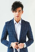 李茂定妆照