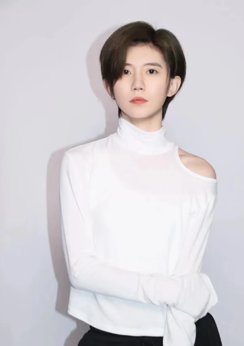 李栗