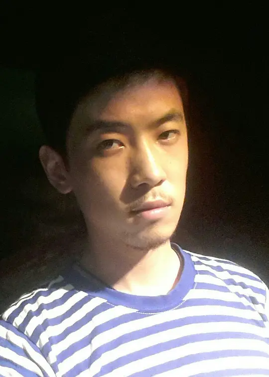 吴骁栩 