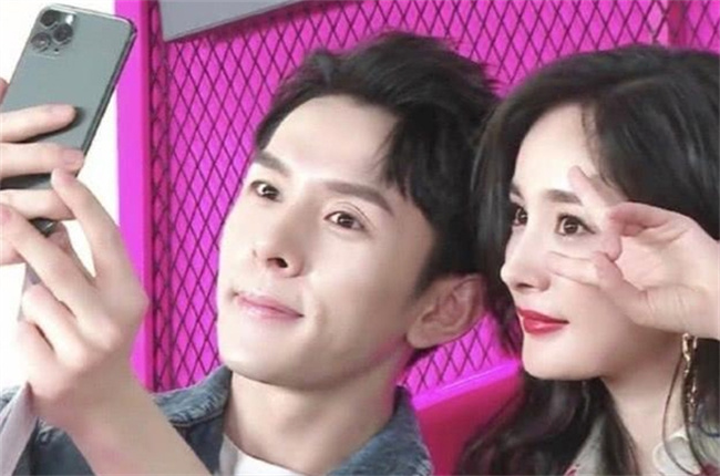 李佳琦和杨幂直播时开黄腔道歉 今后更加注意言行